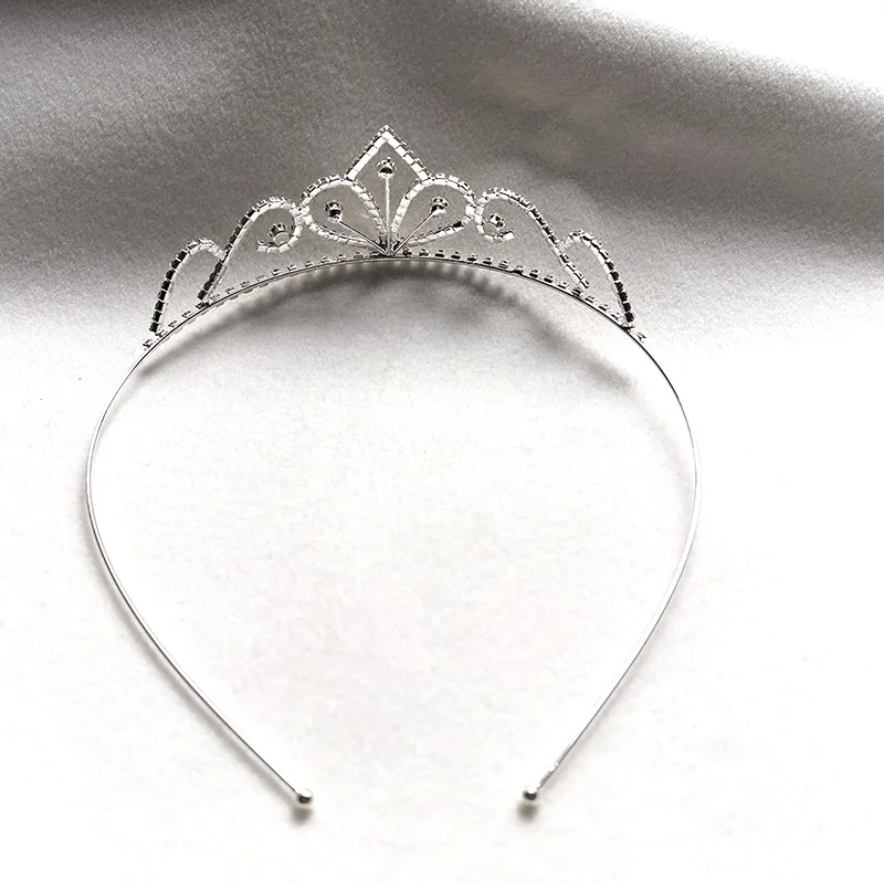 Coroa de Noiva em Cor Prata co - Women Knight Accessories avaliação e preço