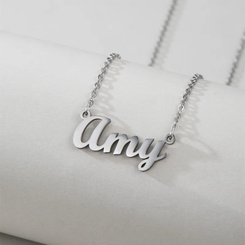 Colar de Aço com Nome em Inglê - Women Accessories Name In English avaliação e preço